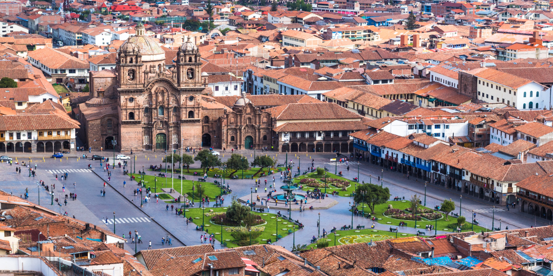 Cusco con montaña 7 colores