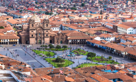 Cusco con montaña 7 colores